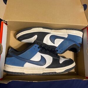 Nike Men's Black, Blue, and White Sneakers